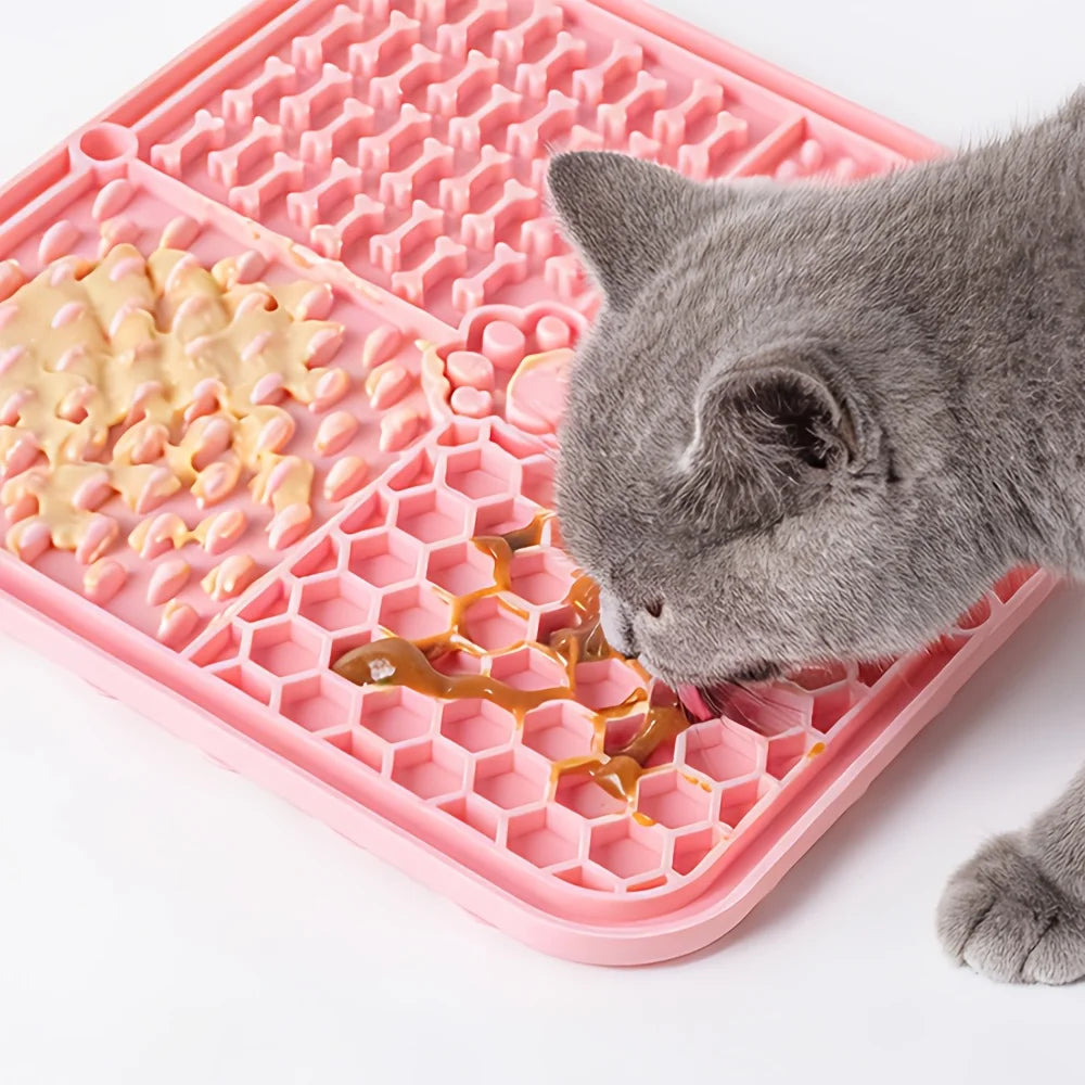 Silicone Pet Slow Food Plate Pet Licking Mat for Dogs Bathing Distraction Silicone Dog Sucker Food Training Dog Feeder Supplies