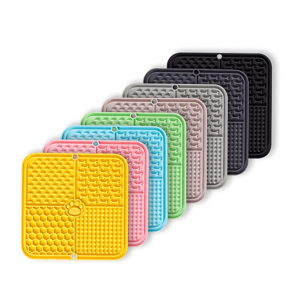 Silicone Pet Slow Food Plate Pet Licking Mat for Dogs Bathing Distraction Silicone Dog Sucker Food Training Dog Feeder Supplies
